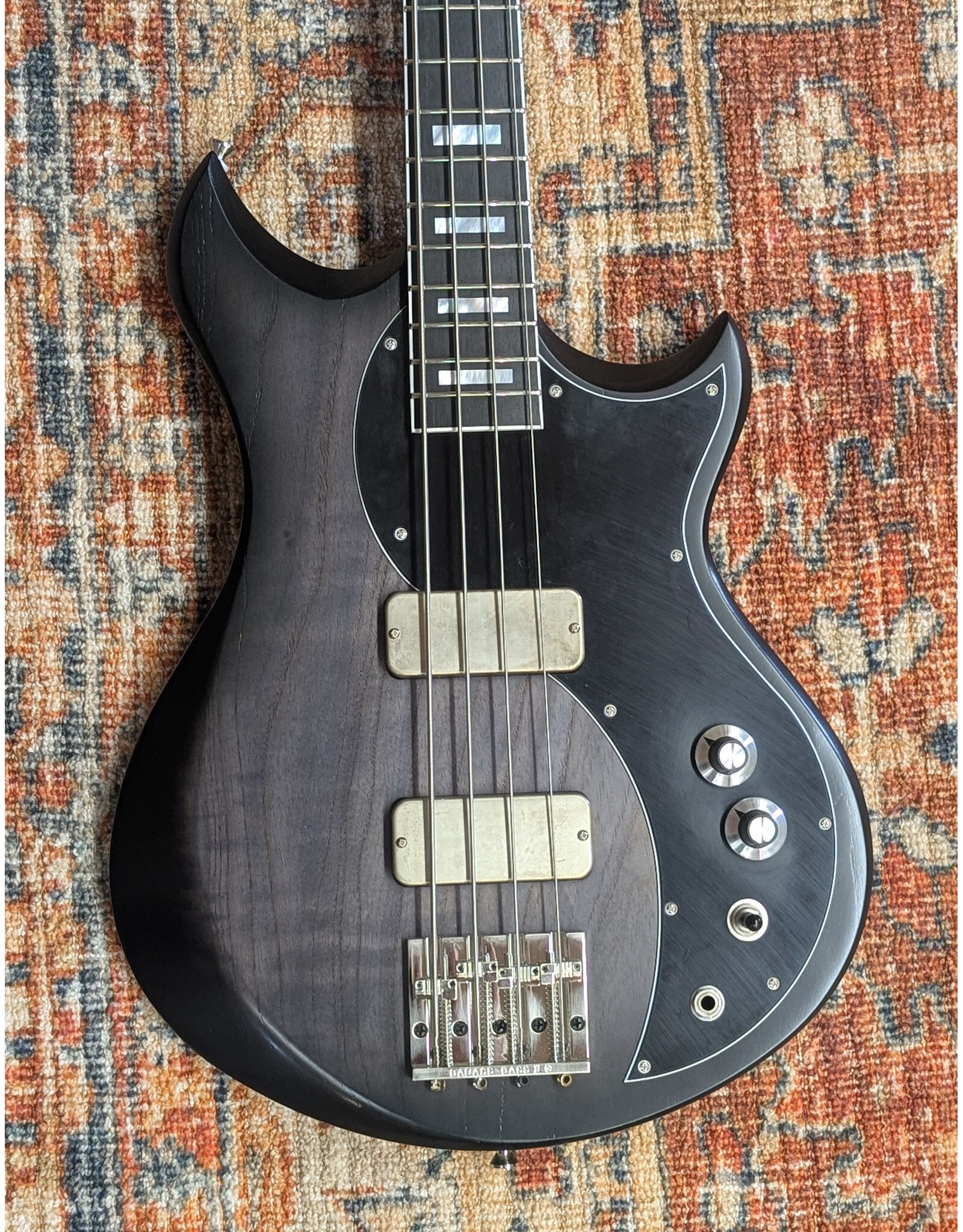 Dunable Dunable USA Custom Shop Cyclops Bass, Satin Black Burst w/ HSC