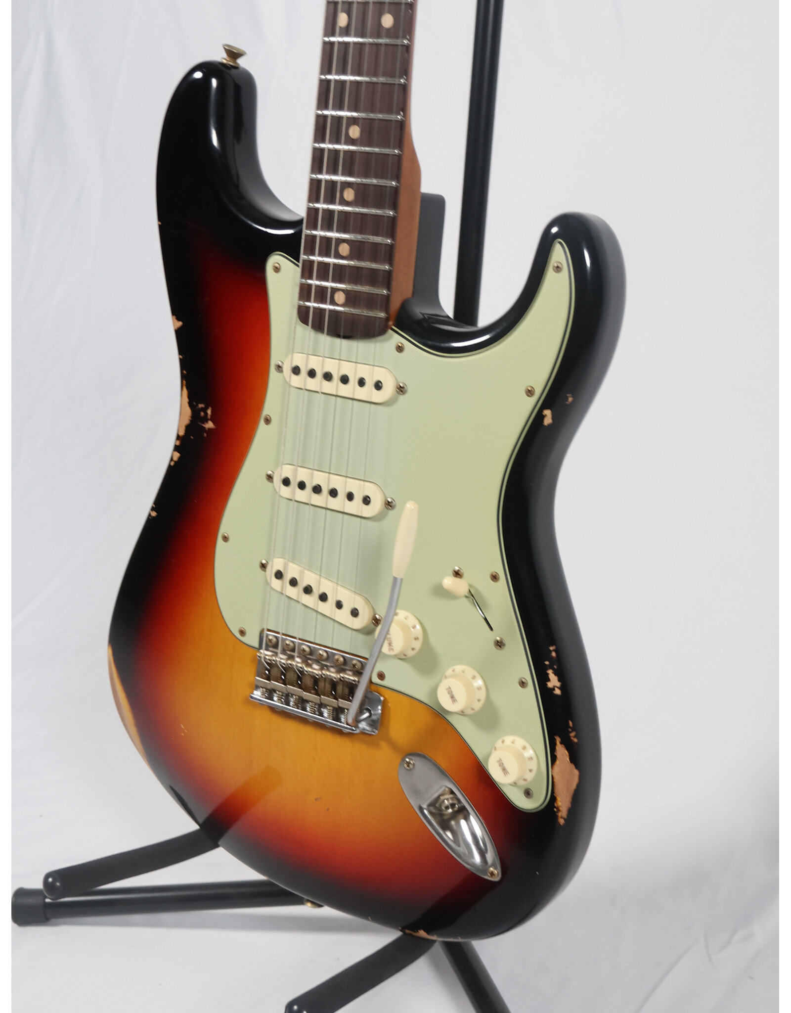 Fender Custom Shop Fender Custom Shop Limited Edition '60s Stratocaster, 3-Tone Sunburst Relic, Dualmag II