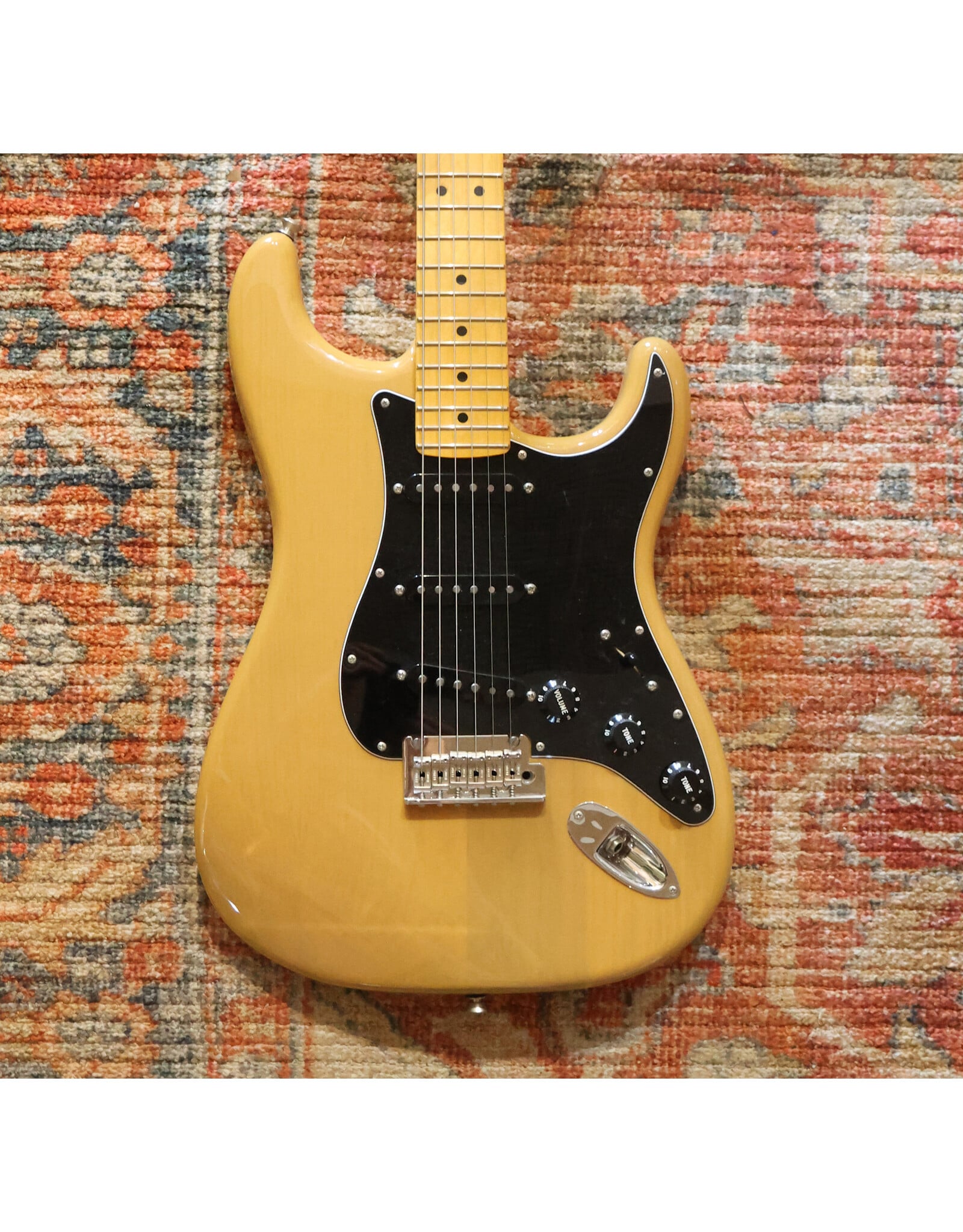 Fender Fender American Professional II Stratocaster, Butterscotch Blonde w/ Black Pickguard, Pickup Covers, and OHSC, Used