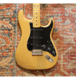 Fender Fender American Professional II Stratocaster, Butterscotch Blonde w/ Black Pickguard, Pickup Covers, and OHSC, Used