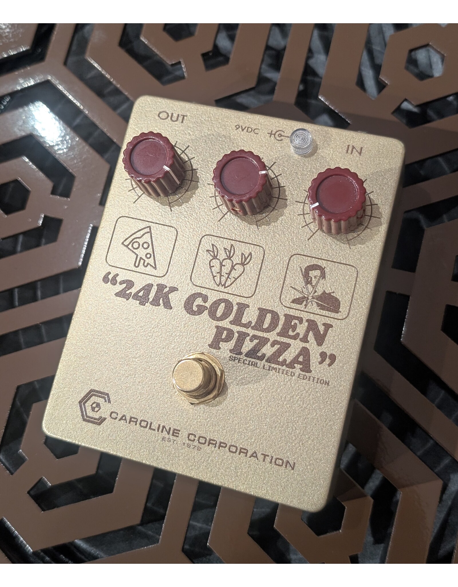 Caroline Guitar Company Caroline Guitar Company Special Run 24k Golden Pizza Fuzz