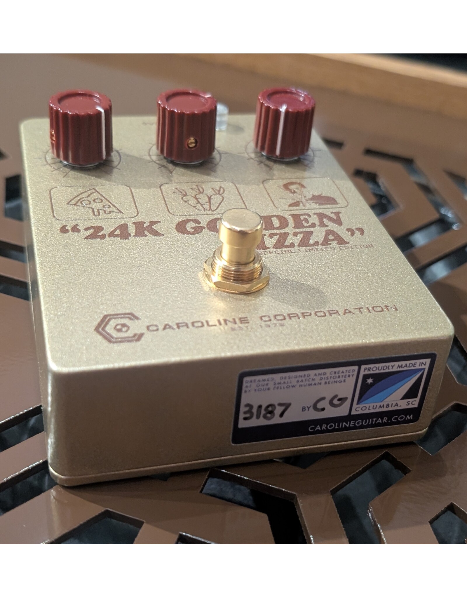 Caroline Guitar Company Caroline Guitar Company Special Run 24k Golden Pizza Fuzz