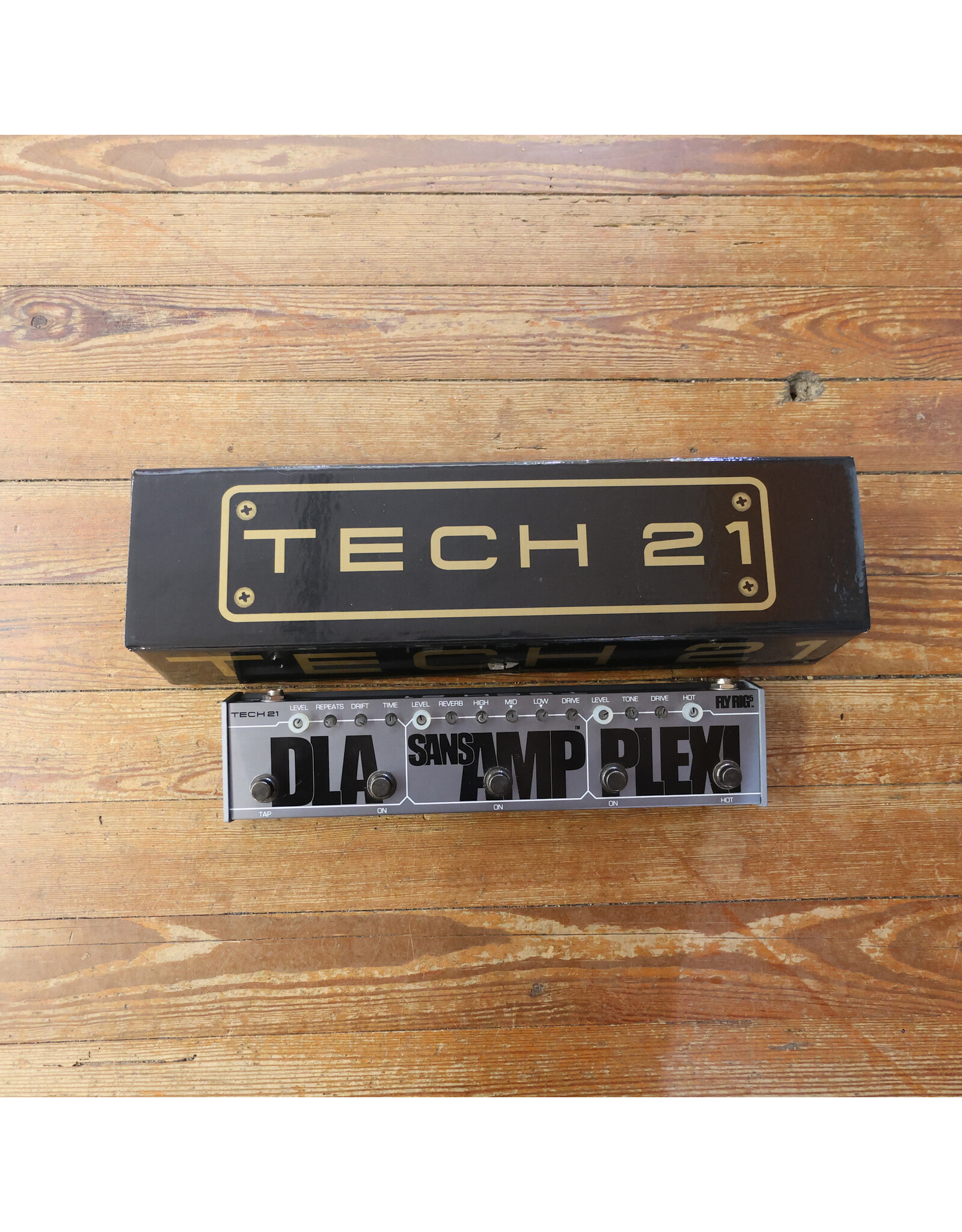 Tech 21 Flyrig 5 w/ Box and Power Supply, Used
