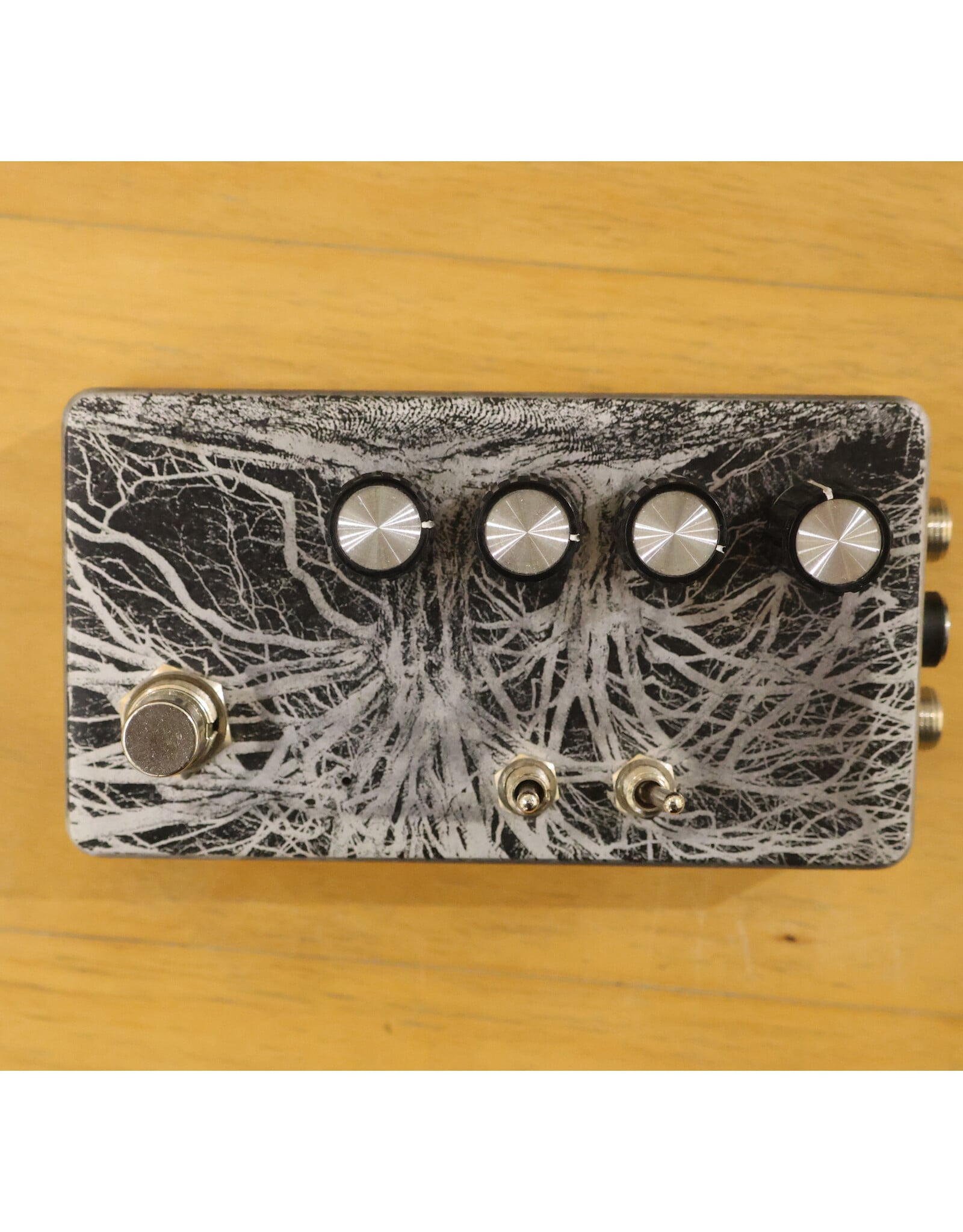 Ezhi & Aka Brom Fuzz, Used