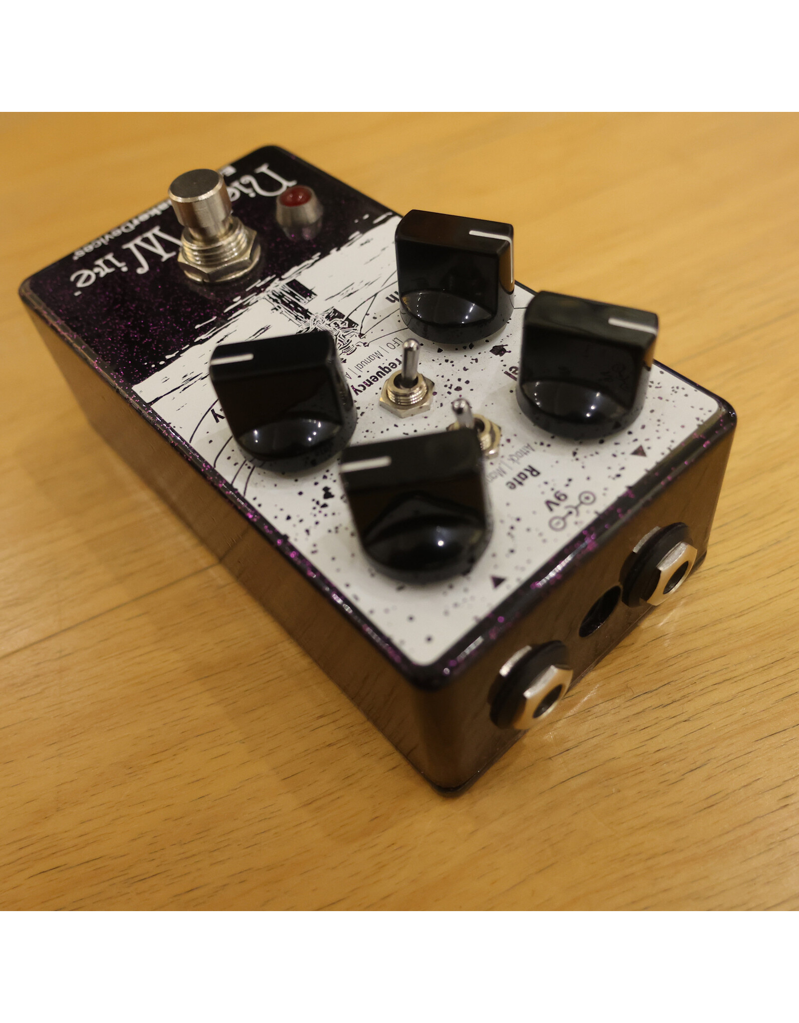 EarthQuaker Devices Earthquaker Devices Night Wire Harmonic Tremolo w/ Box, Used