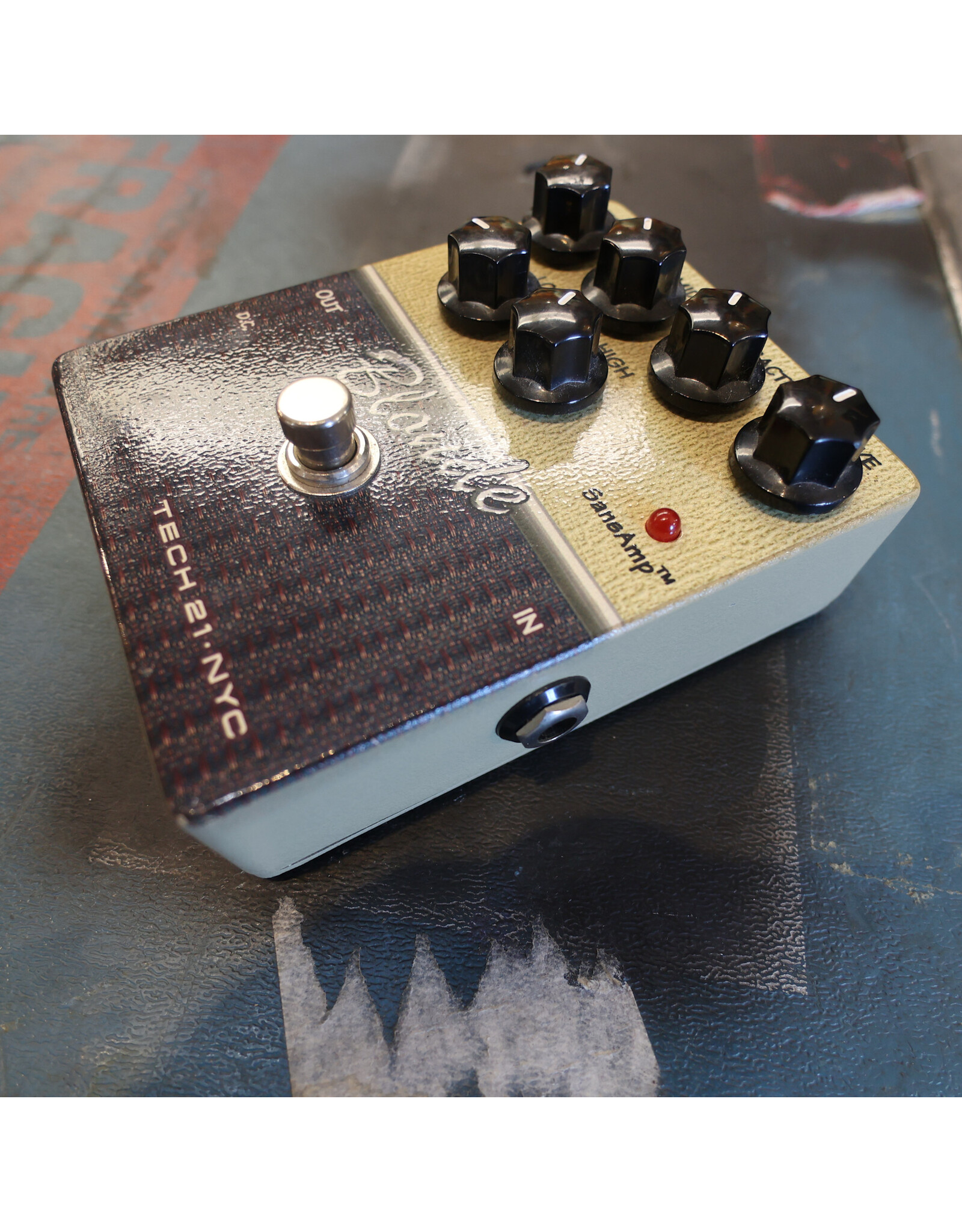 Tech 21 SansAmp Character Series Blonde, Used