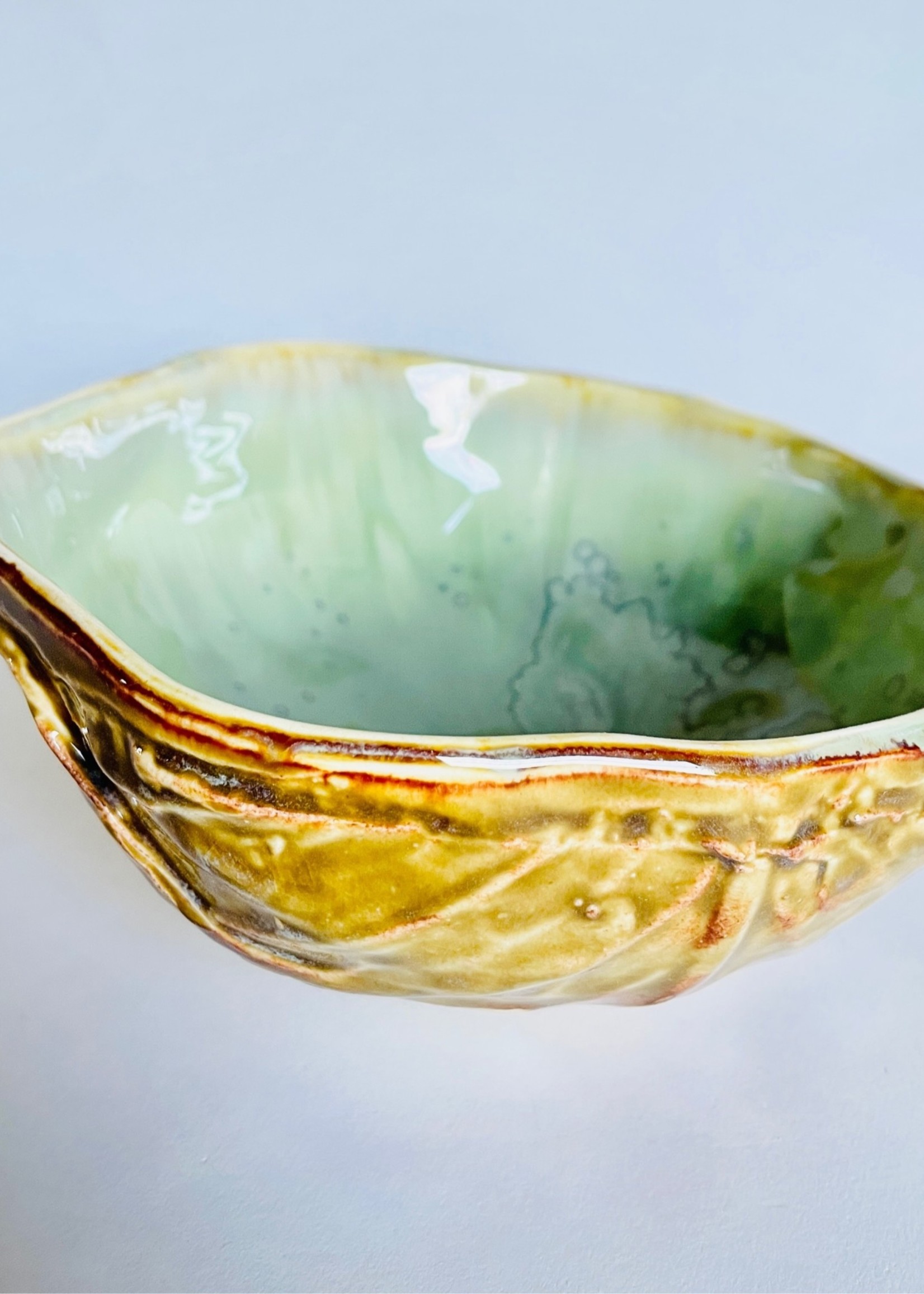 Beiko Ceramics Cabbage Bowl: Cream Rust/ Green Star