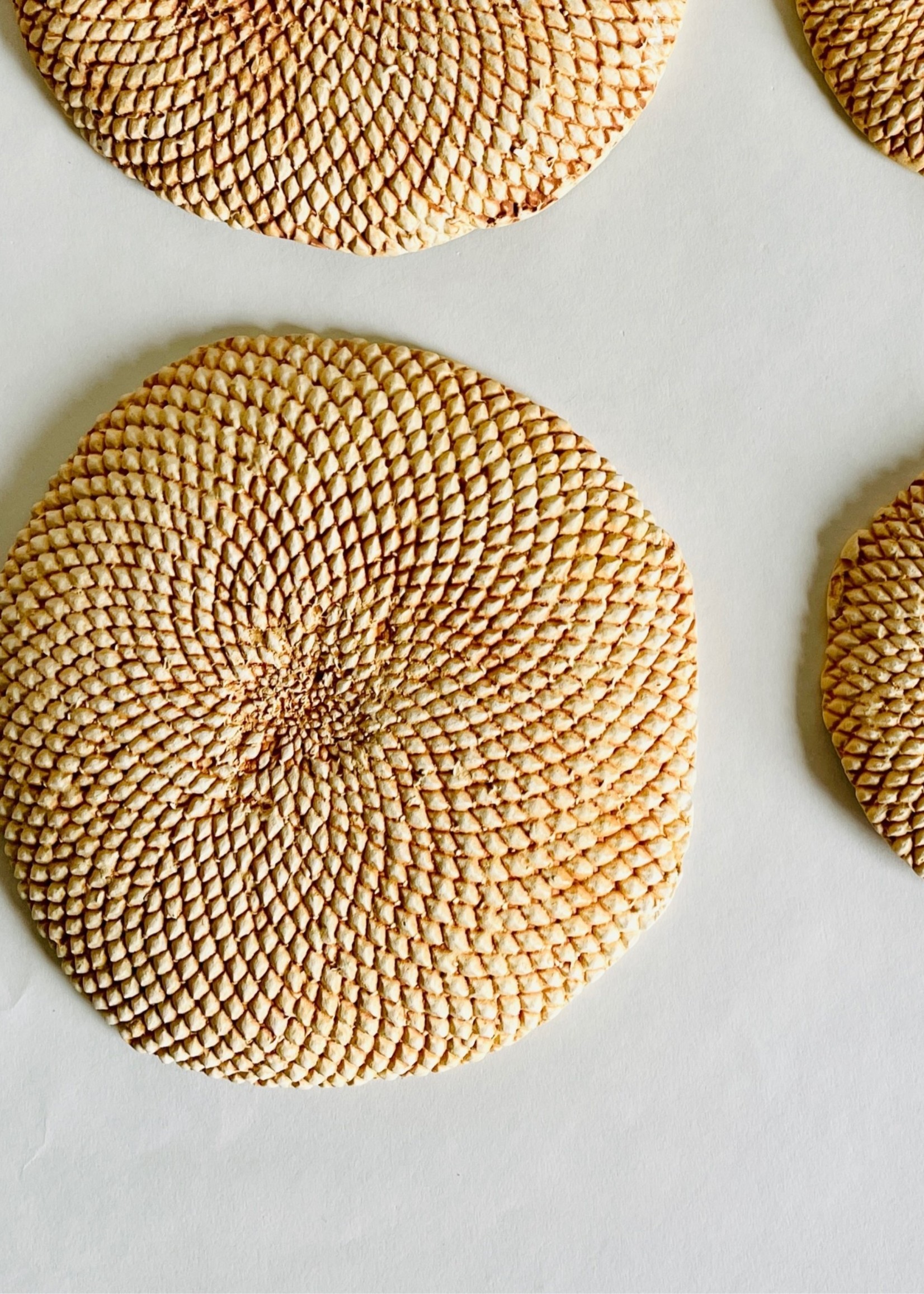 Beiko Ceramics Sunflower Plates - Large: Green Tea Crystal