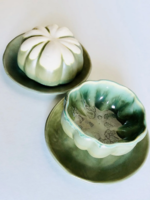 Beiko Ceramics Acorn Squash with Paper Plate: Jade/ Green Star