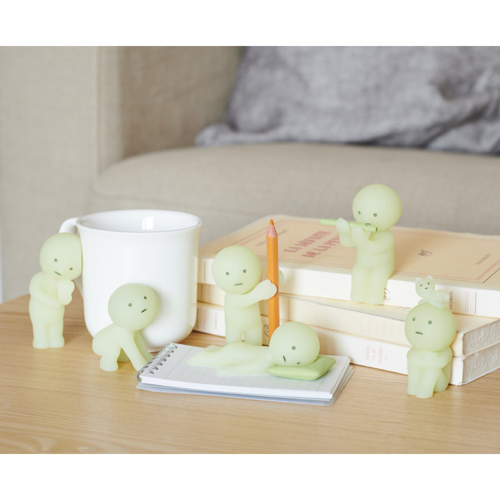 Dreams Smiski Mini Figure LIVING Series