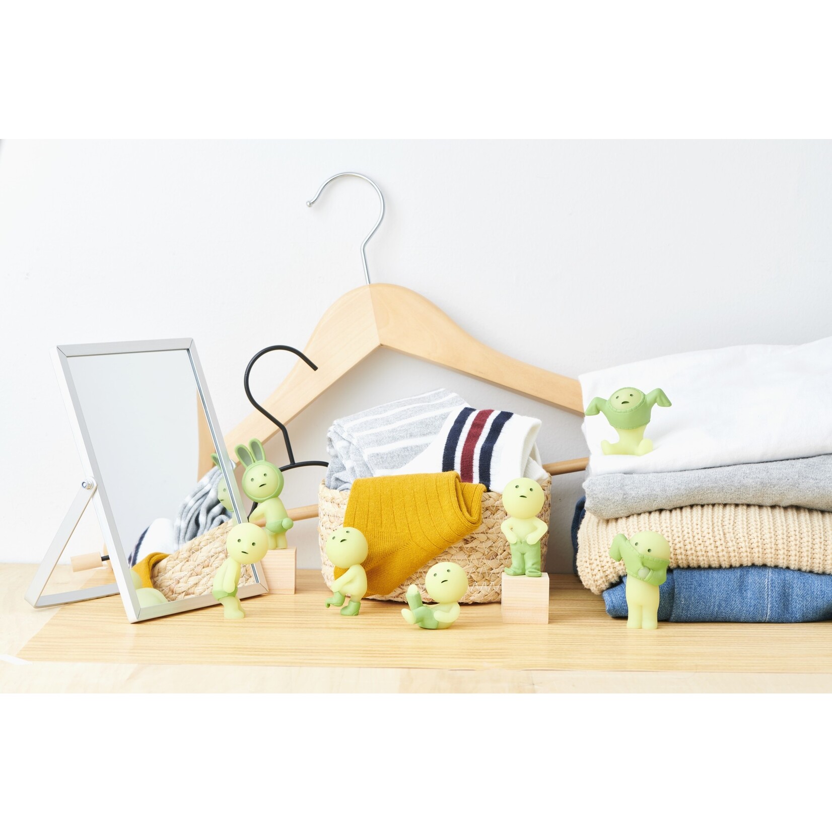 Dreams Smiski Mini Figure DRESSING Series