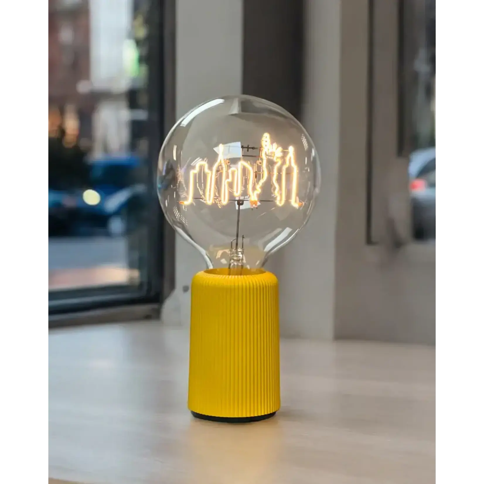 Message in the Bulb Bulb: New York Skyline - Amber