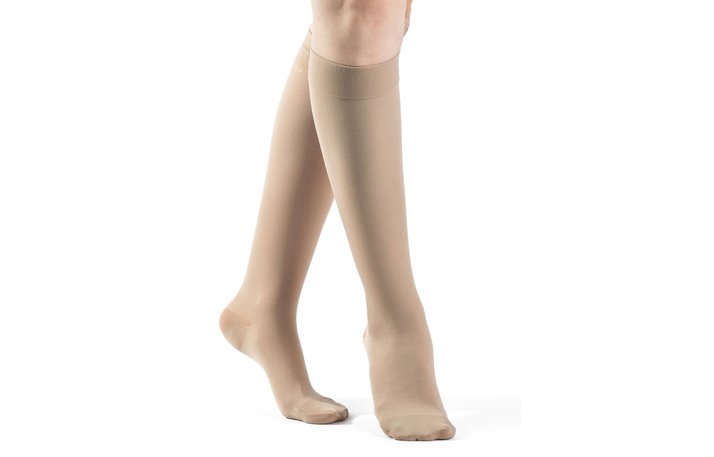 Essential Opaque for Women Knee High 20-30 mmHg
