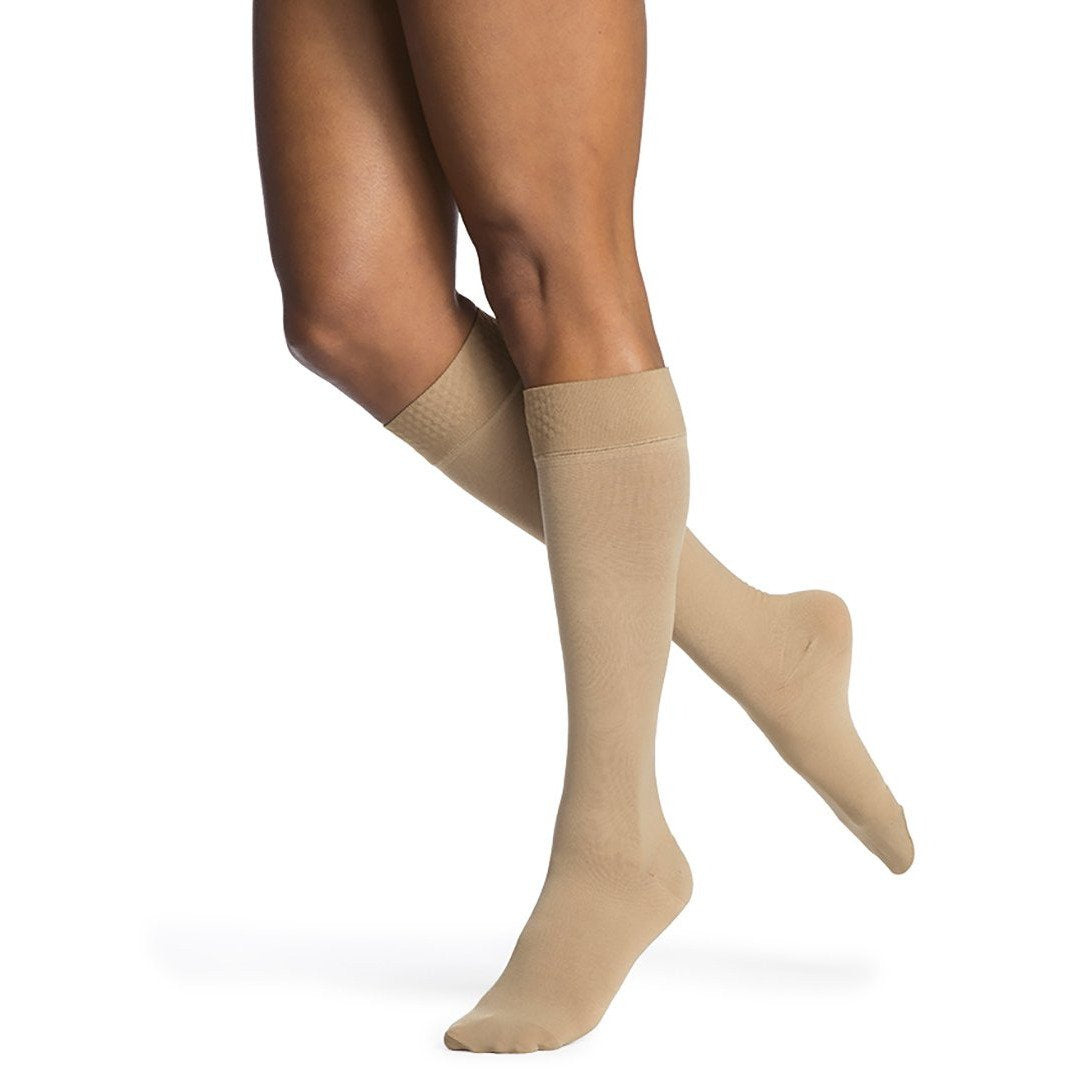 Essential Opaque for Women Knee High 20-30 mmHg