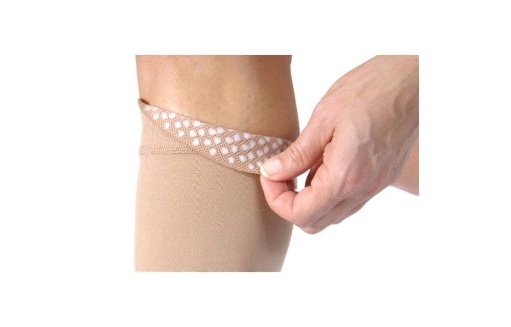 Essential Opaque for Women Knee High 20-30 mmHg