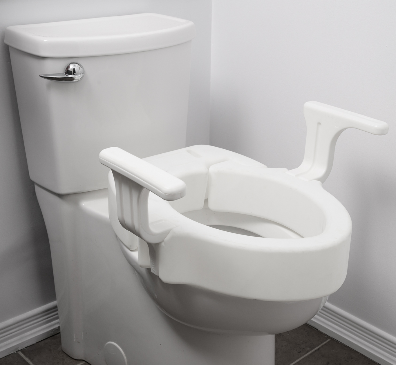 MOBB - MOBB MOBB 4" Hinged Raised Toilet Seat w/Handles