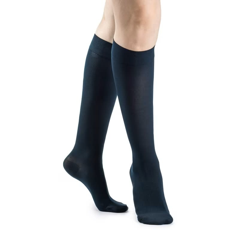 SGV-SIGVARIS Sigvaris Style Soft Opaque Knee High 20-30mmHg W LS Midnight Blue