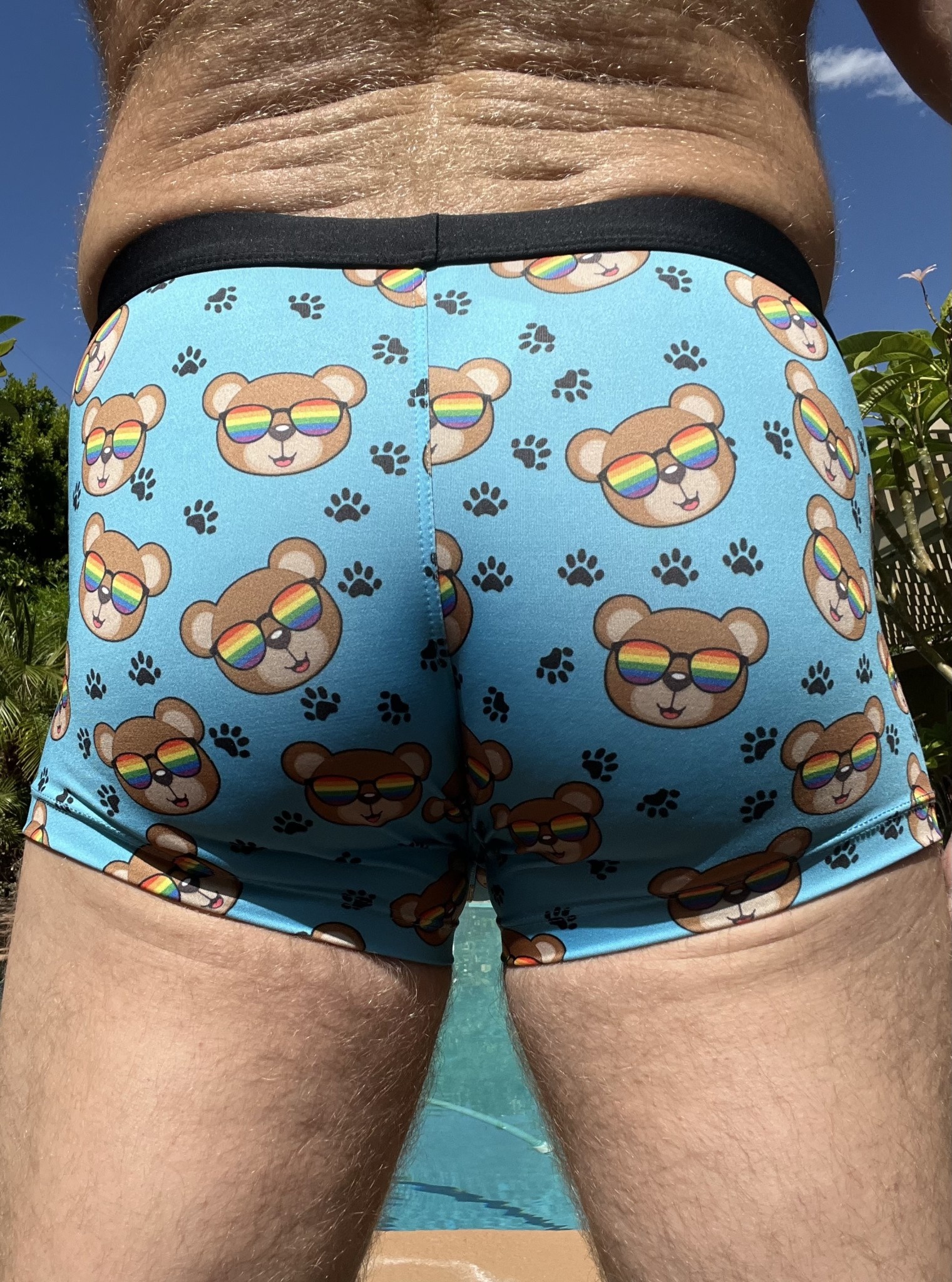 Swim Sq Cut Pouch, Bear Rainbow Sunglasses
