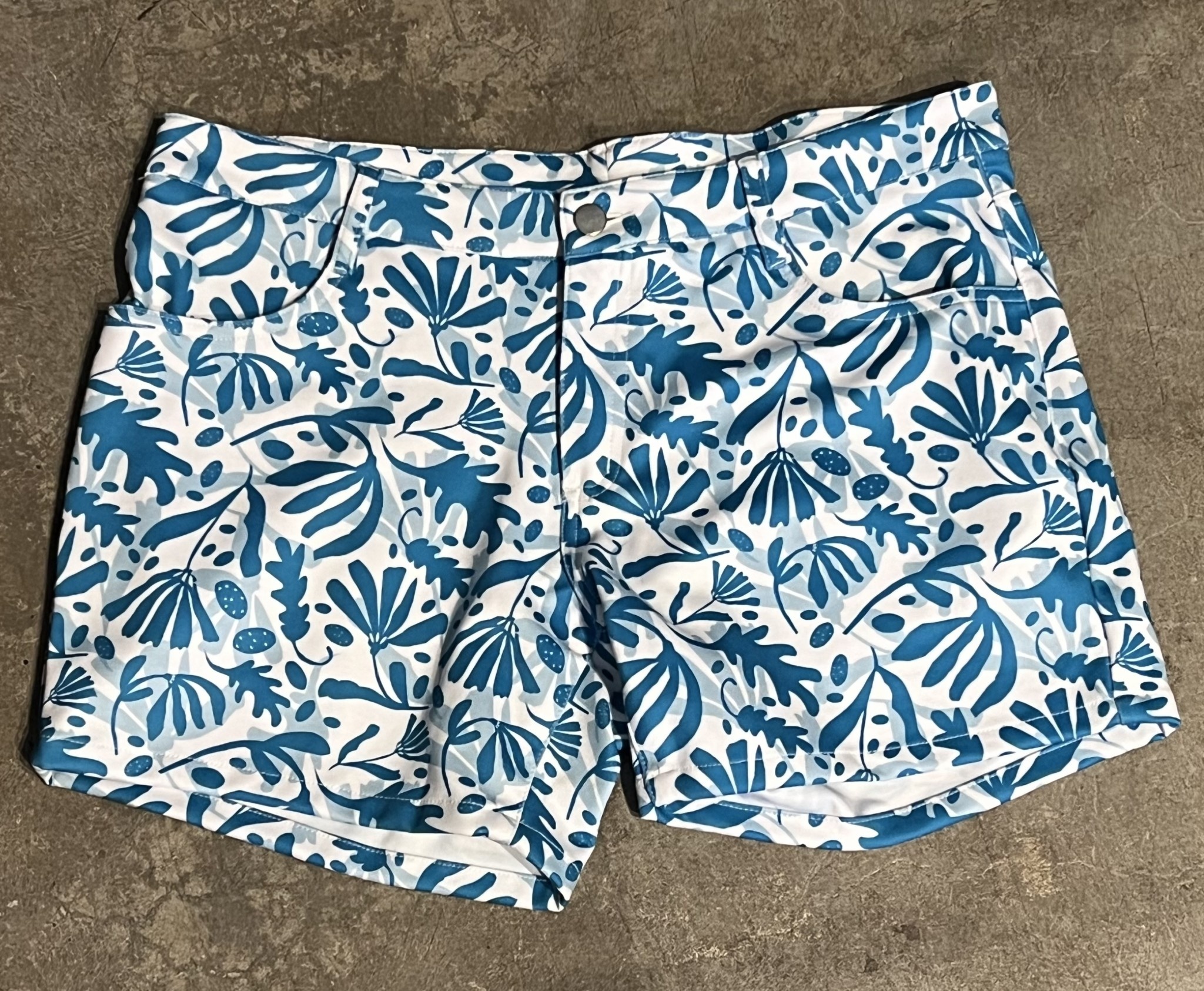Bear Wear Dad Short 69, Flat Flowers