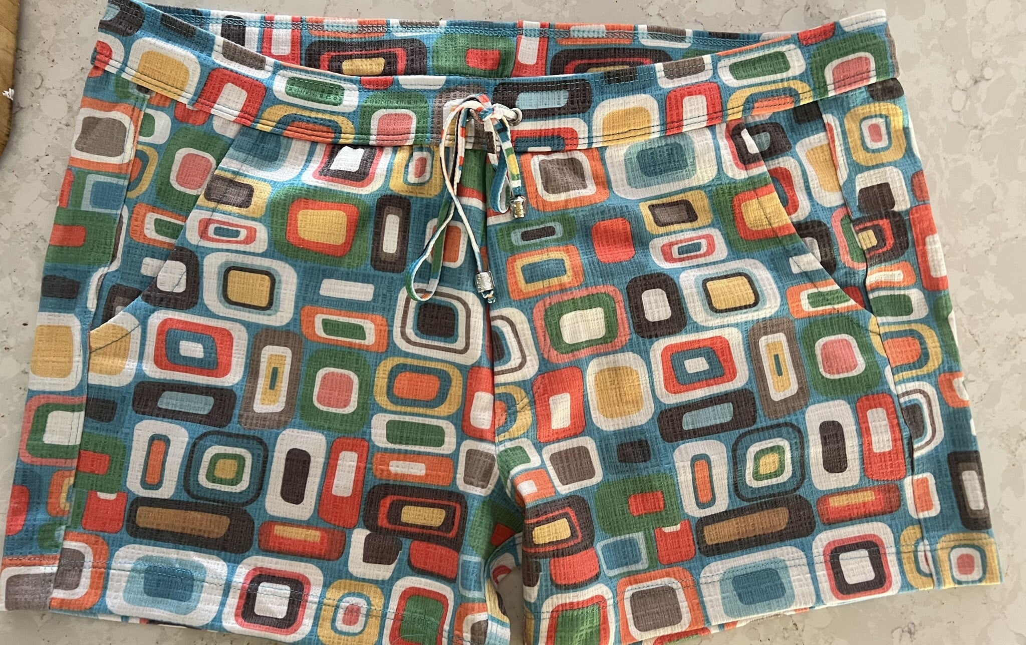 664-Linen Pack'em Short, MOD Pride