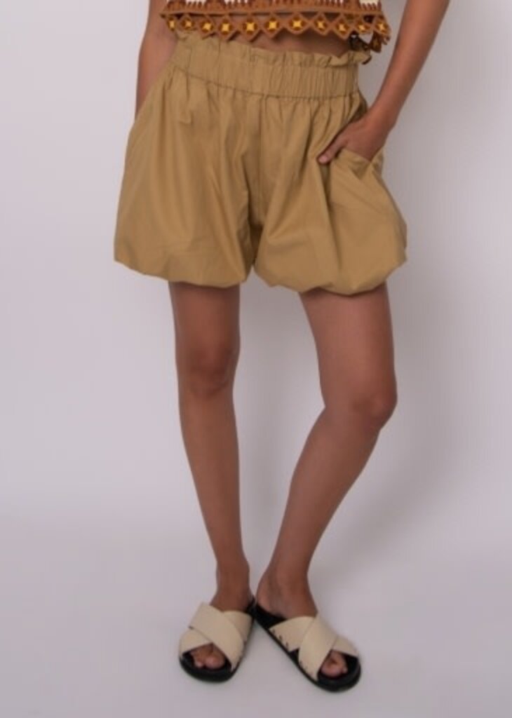 RD STYLE | HEDGE KARA LT WEIGHT TWILL PULL ON BUBBLE SHORT-TAN