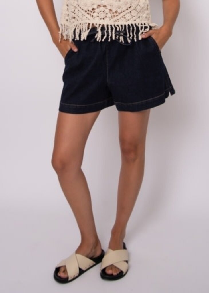 RD STYLE | HEDGE MAXIM STRETCH DENIM PULL ON SHORT-DK DENIM WASH