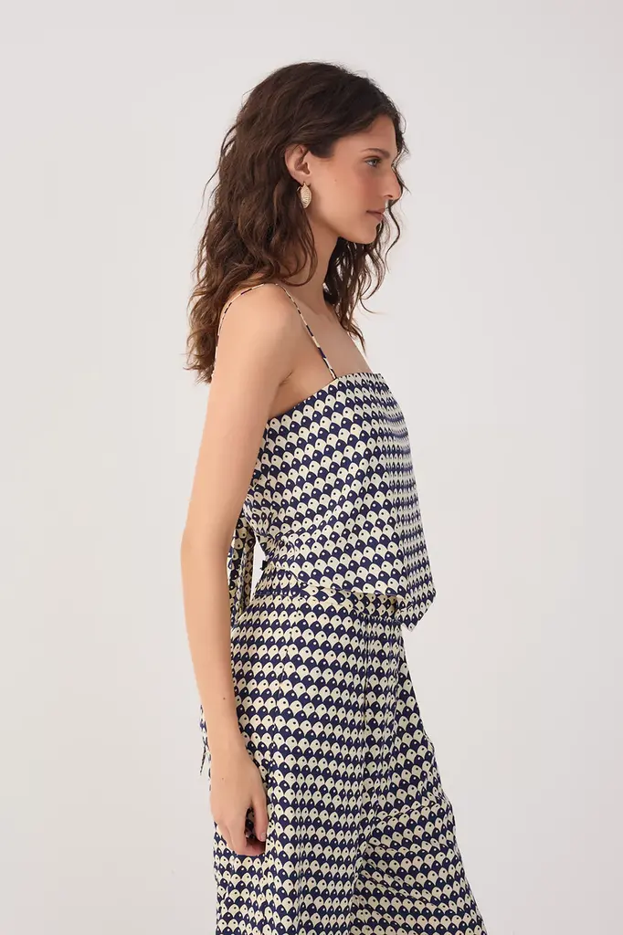 Dress To Clothing Escama Scarf Top