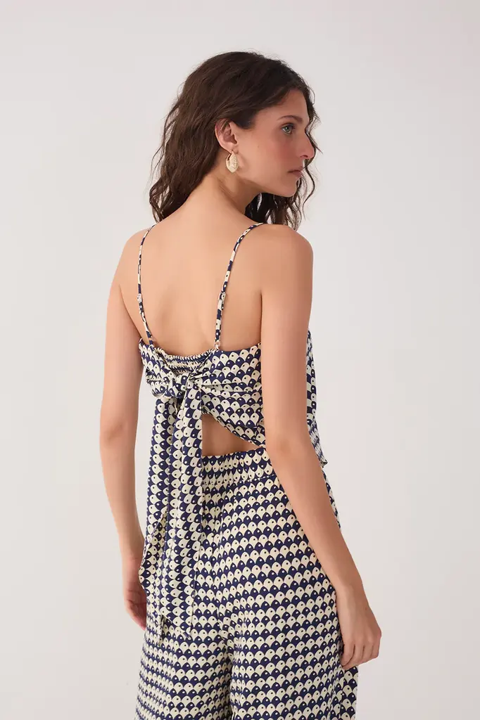 Dress To Clothing Escama Scarf Top