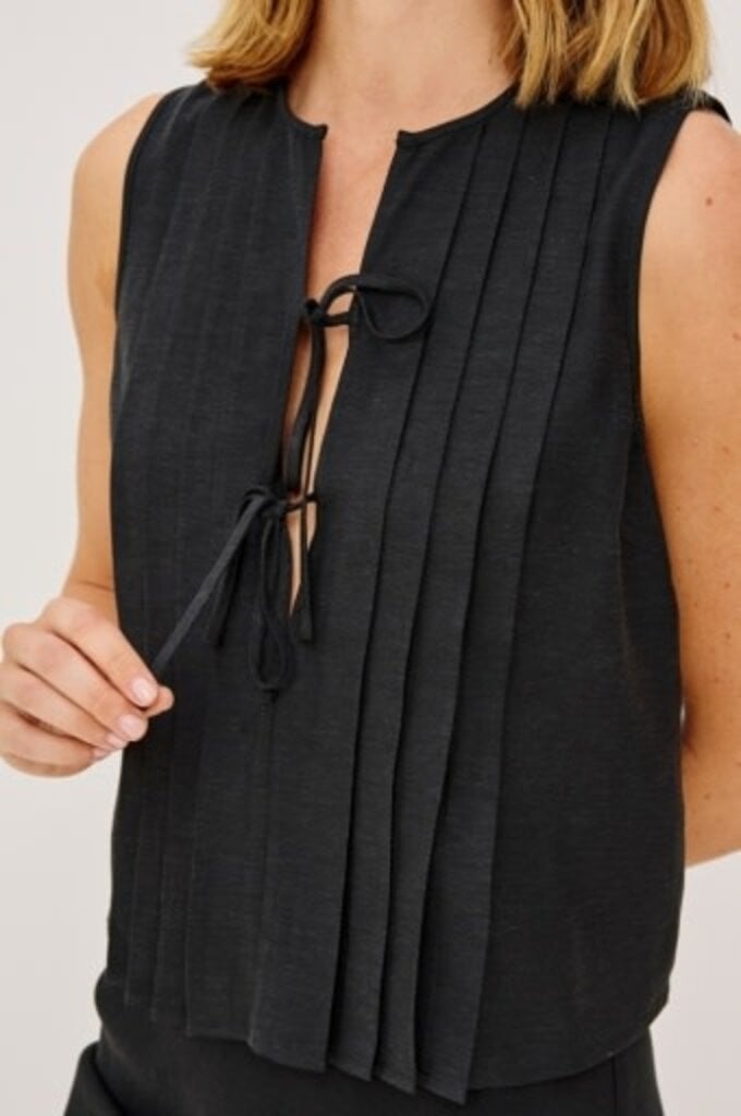 Rails Aja Top in Black Linen