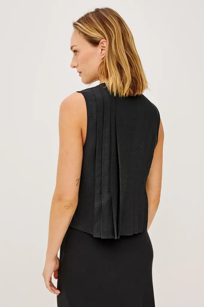 Rails Aja Top in Black Linen