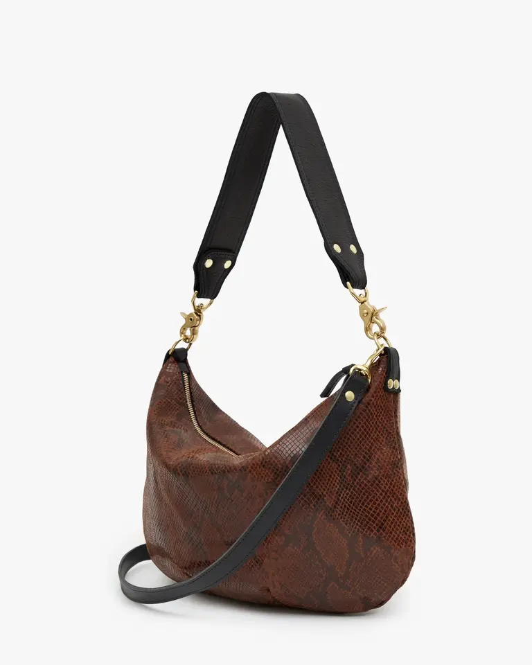 Clare V. Moyen Messenger Pierre Python