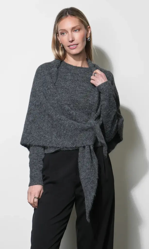 Greylin Yumi Sweater Shawl Set