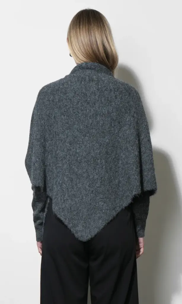 Greylin Yumi Sweater Shawl Set