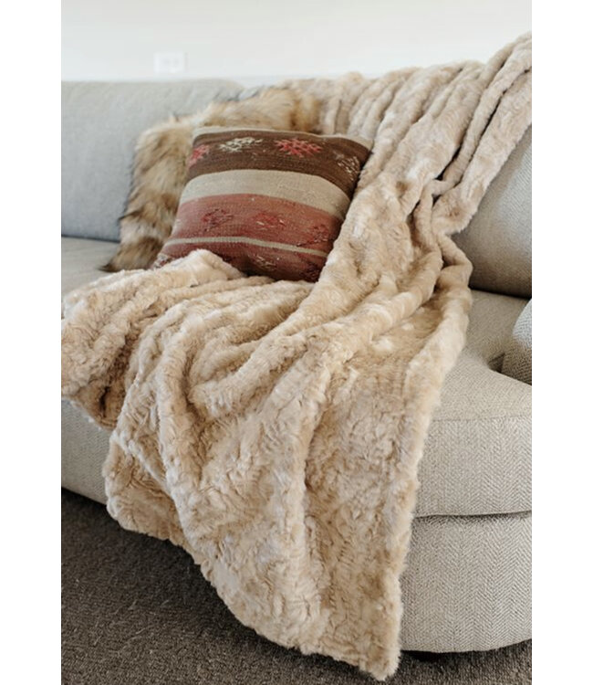 Cayen Collection Posh Lamb Faux Fur Throw