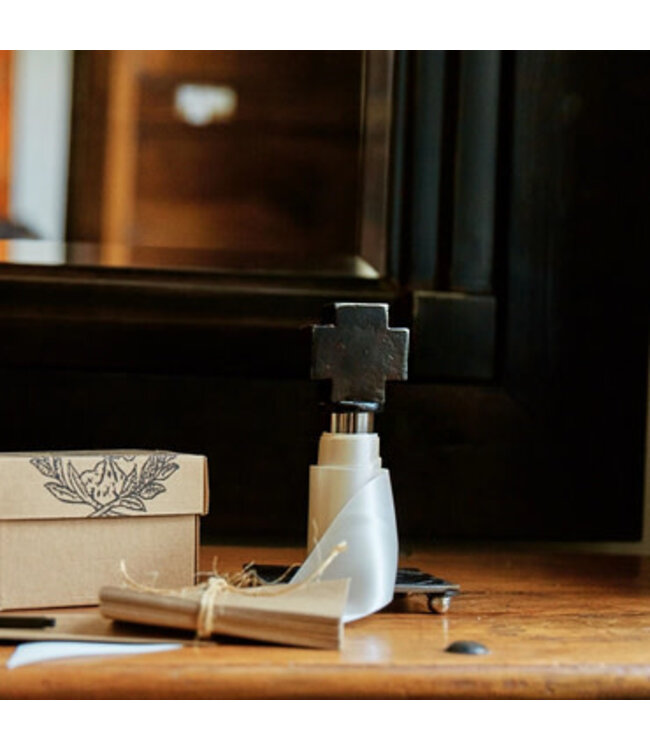 Jan Barboglio Houseblessing Tissue, Corto