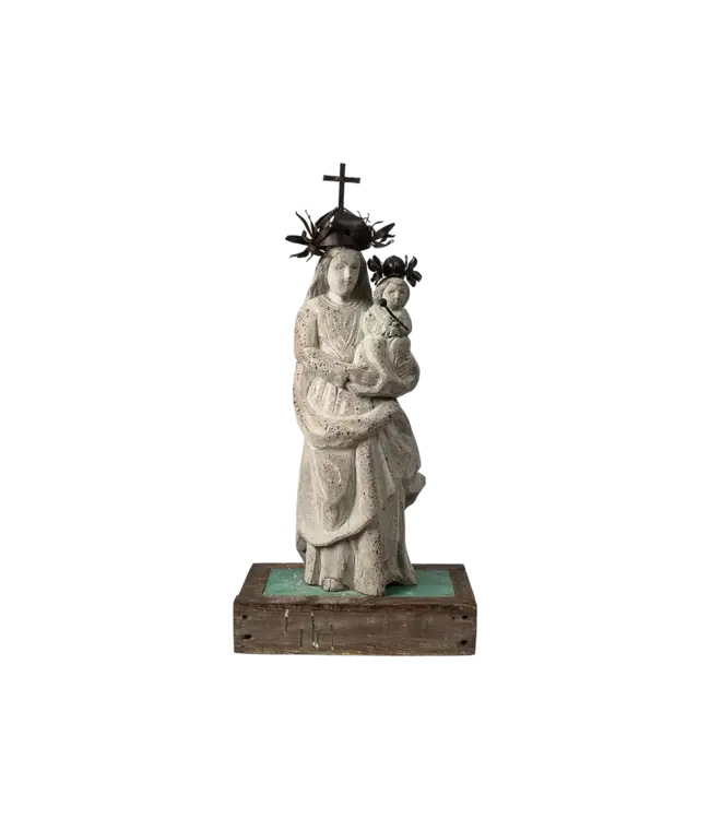 Jan Barboglio La Riena d` Familia Statue