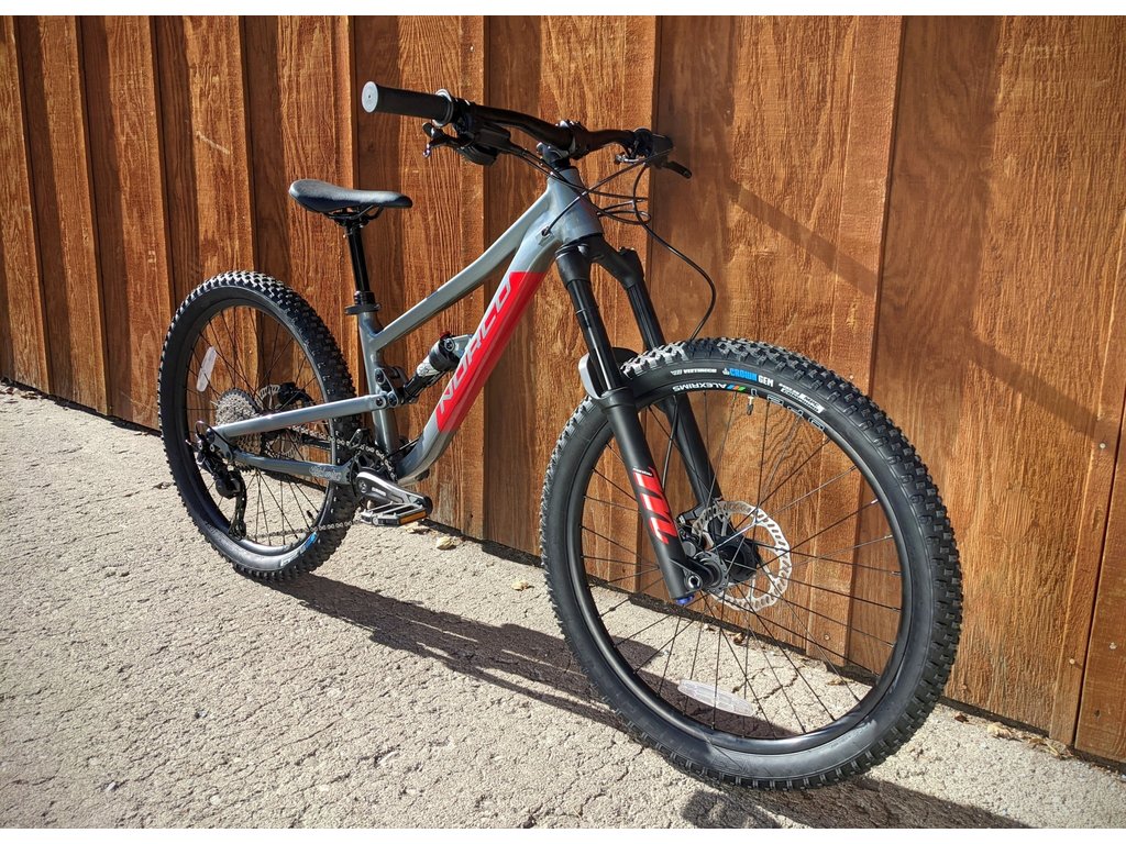 Norco 2022 Norco Fluid FS 2  Grey/Candy Apple Red 24"