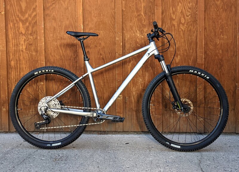 カナダ　NORCO 2021 Norco Storm 1 27.5