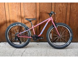 Kona Kona Hula 24" Satin Metallic Mauve