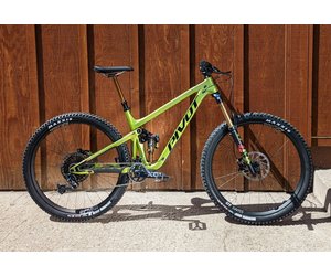 pivot-2023-pivot-switchblade-