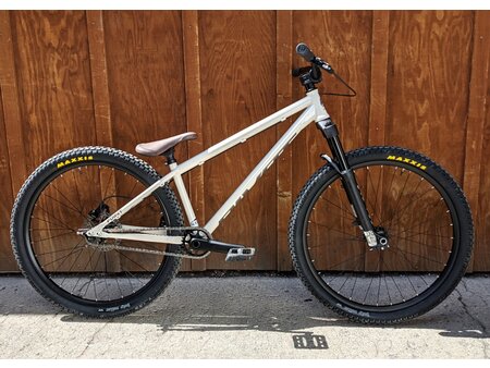 Pivot 2023 Pivot Point 26" Mojave Dirt Jumper