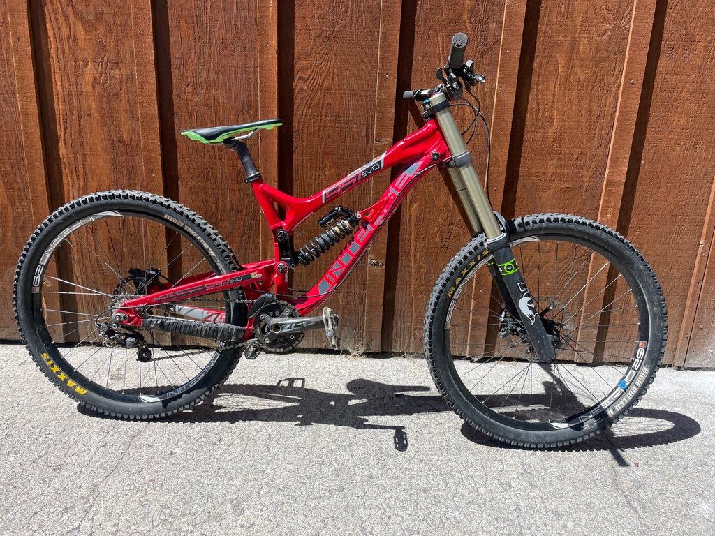 (Used) 2010 Intense M16 DH Medium