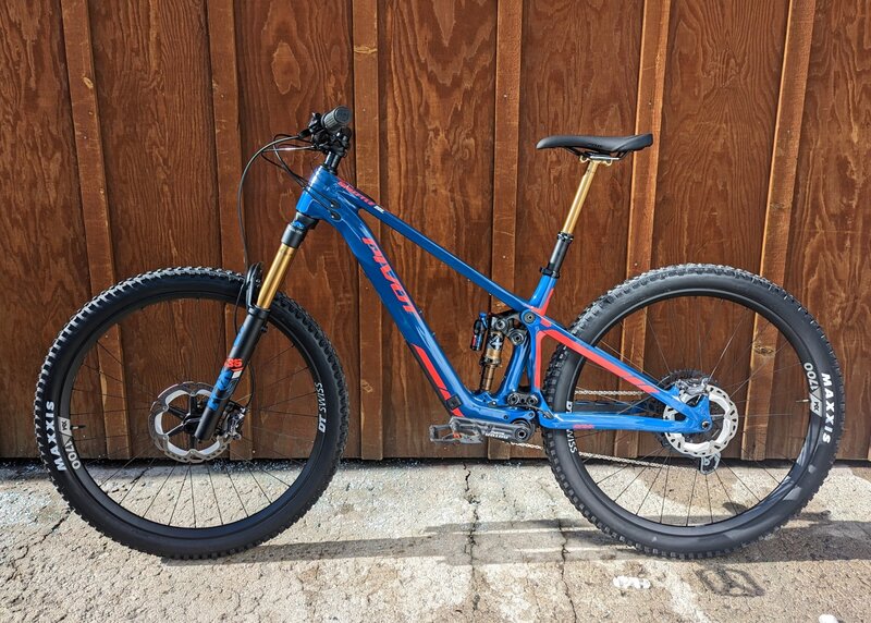Pivot 2025 Pivot Shuttle SL Pro X01 29"