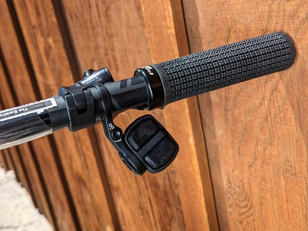 Pivot 2025 Pivot Shuttle AM Pro X0 29"