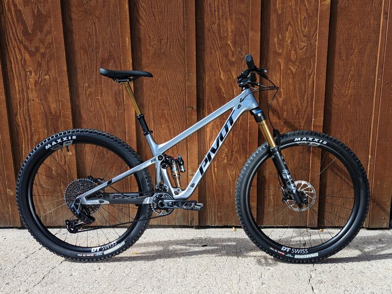 Bicycle Pivot 29er Enduro 2025 Pivot Trail 429 Enduro Pro X0
