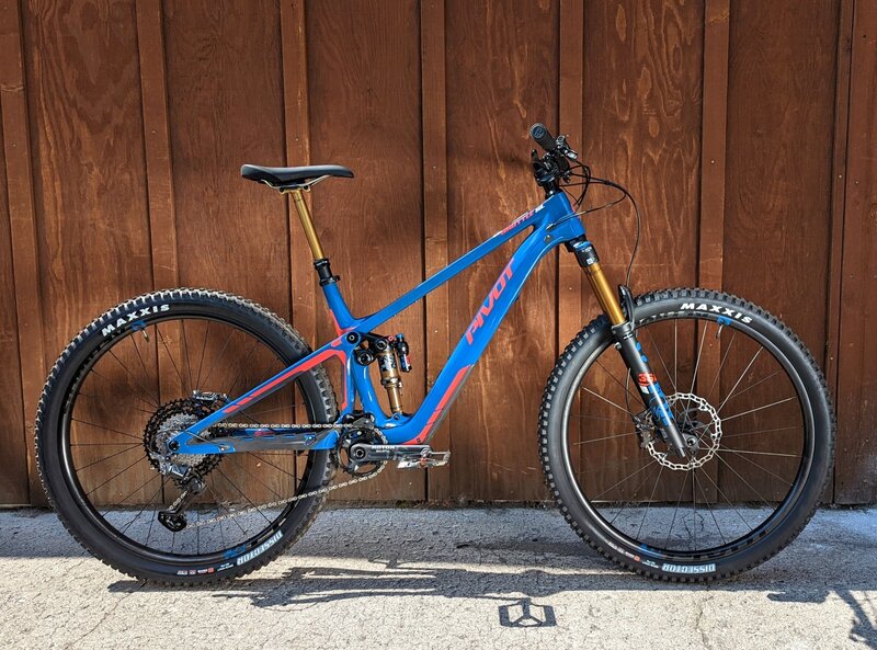 Pivot 2025 Pivot Shuttle SL Team XTR Carbon Wheels 29"