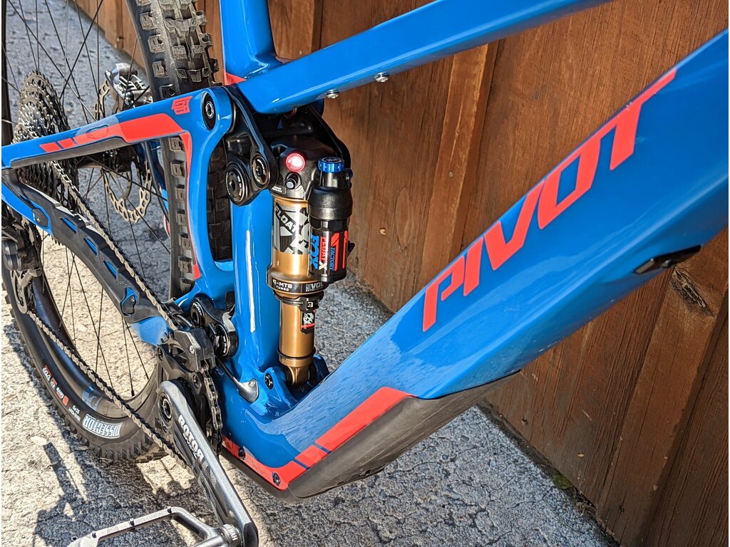 Pivot 2025 Pivot Shuttle SL Team XTR Carbon Wheels 29"