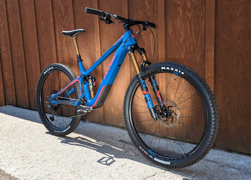 Pivot 2025 Pivot Shuttle SL Team XTR Carbon Wheels 29"