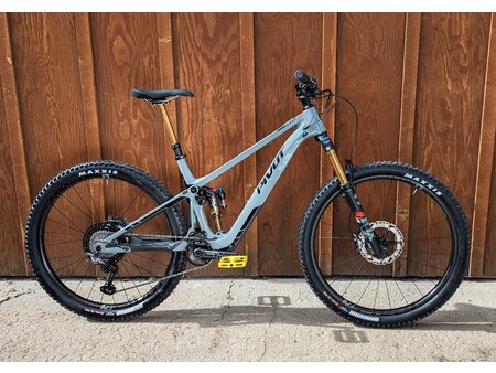 Pivot 2025 Pivot Shuttle SL Team XTR Carbon Wheels 29"