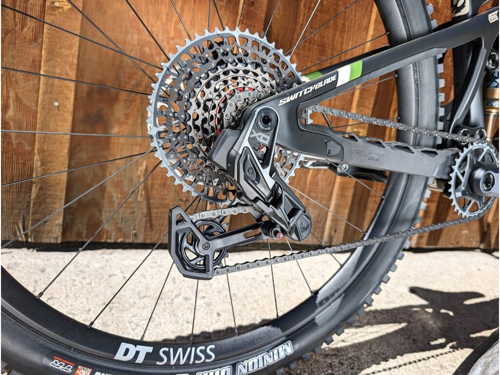 Pivot 2025 Pivot Switchblade Pro X0 AXS 29"